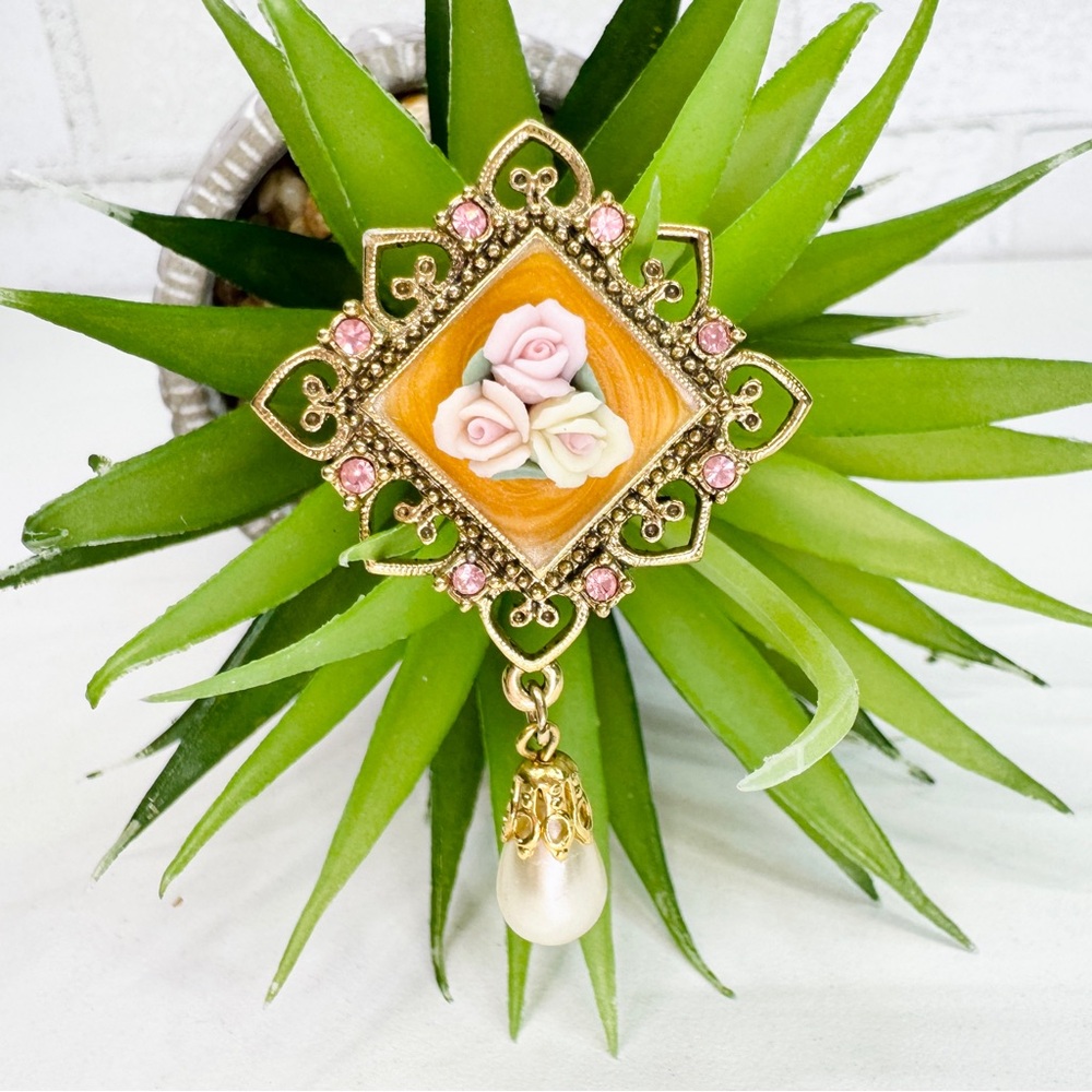 SOLD VTG “1928” Porcelain Roses Enameled Gold Tone Scroll Work Faux Pearl Brooch